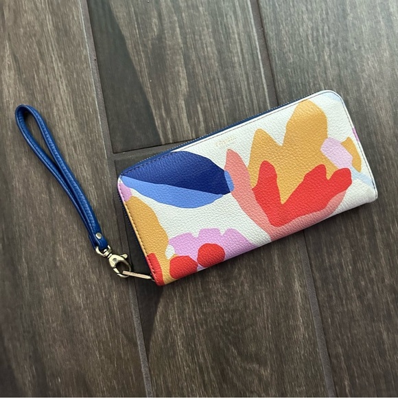 Fossil Sydney Leather Wristlet Leaf Print Zip Around Wallet - Picture 1 of 6